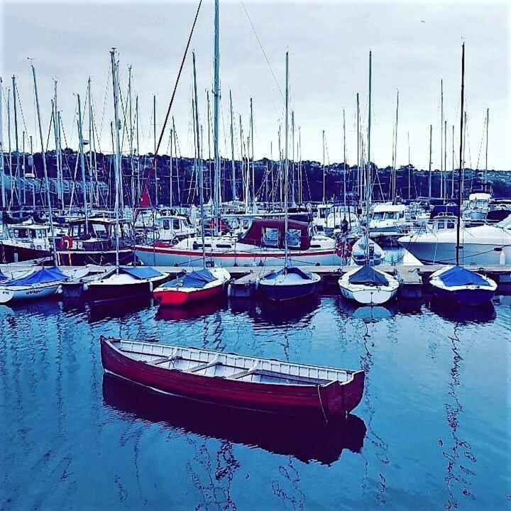 Luxury Town Centre Apartment Kinsale Exterior foto