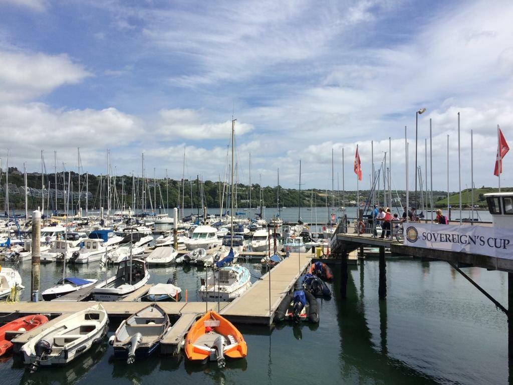 Luxury Town Centre Apartment Kinsale Exterior foto